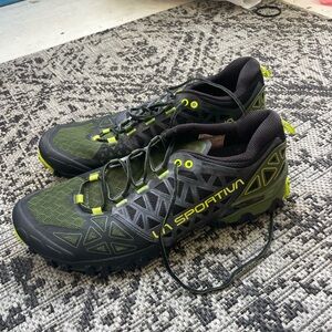 Men’s green & black La Sportiva trail running Sneaker